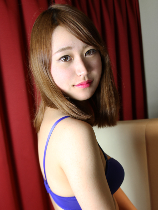 Distance・阪神尼崎 あいな 18歳 T：160　B：78(B)　W：55　H：80